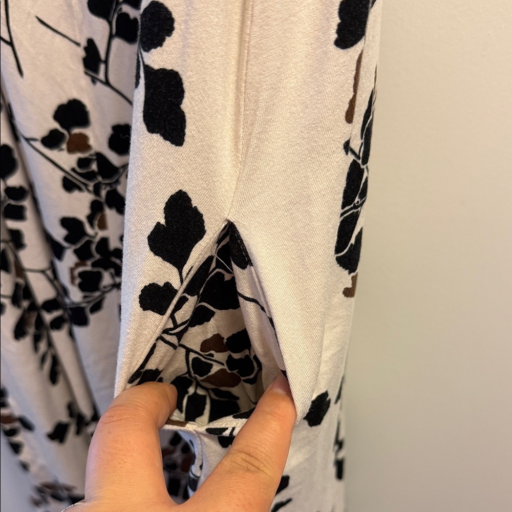 Sig Zane Cream and Black Leaf Print Dress - Picture 5 of 5